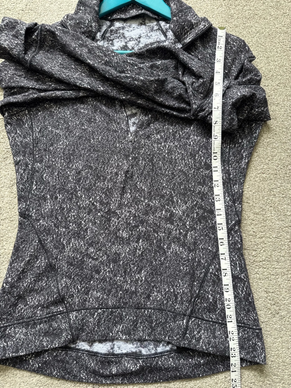 Lululemon Outrun the Elements 1/2 Zip | Size 8. | black and white - Picture 10 of 10